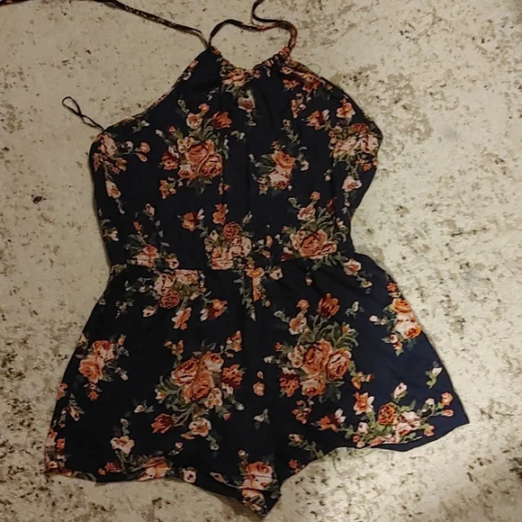 Romper - Picture 2 of 2